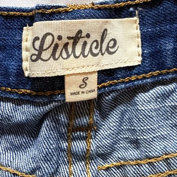 listacle Jean Shorts with Lace - Picture 4 of 9